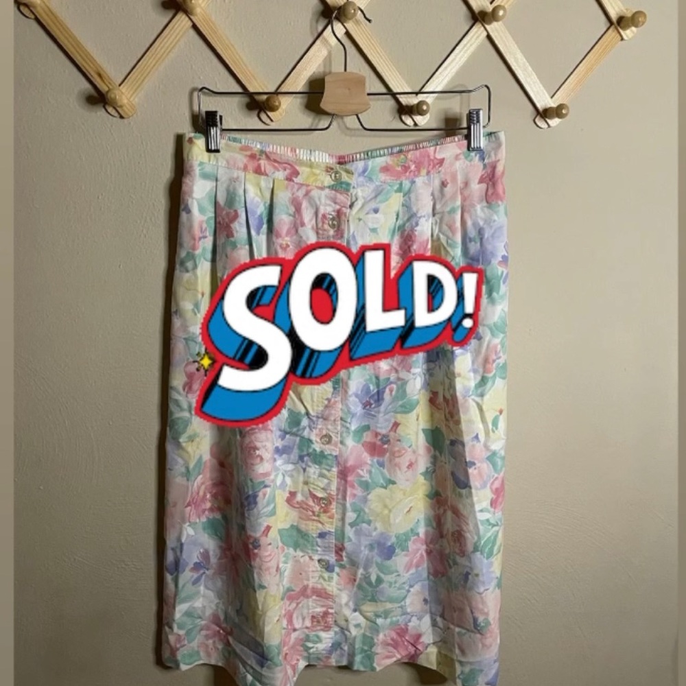 Vintage pastel floral skirt with buttons